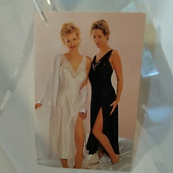 Cerie long robe, regular and plus size - Picture 3 of 3